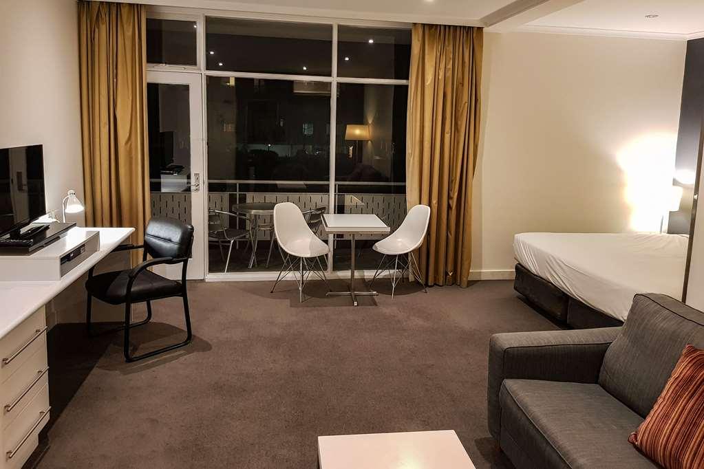 The Parkmore Hotel Melbourne Room photo