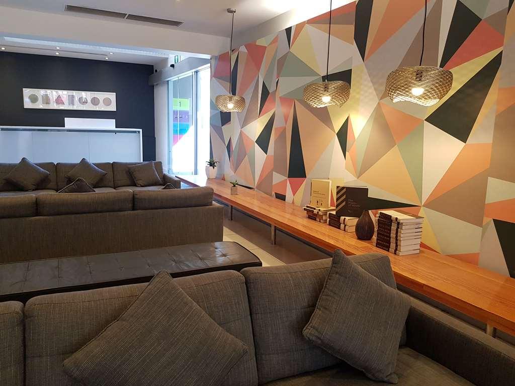 The Parkmore Hotel Melbourne Interior photo