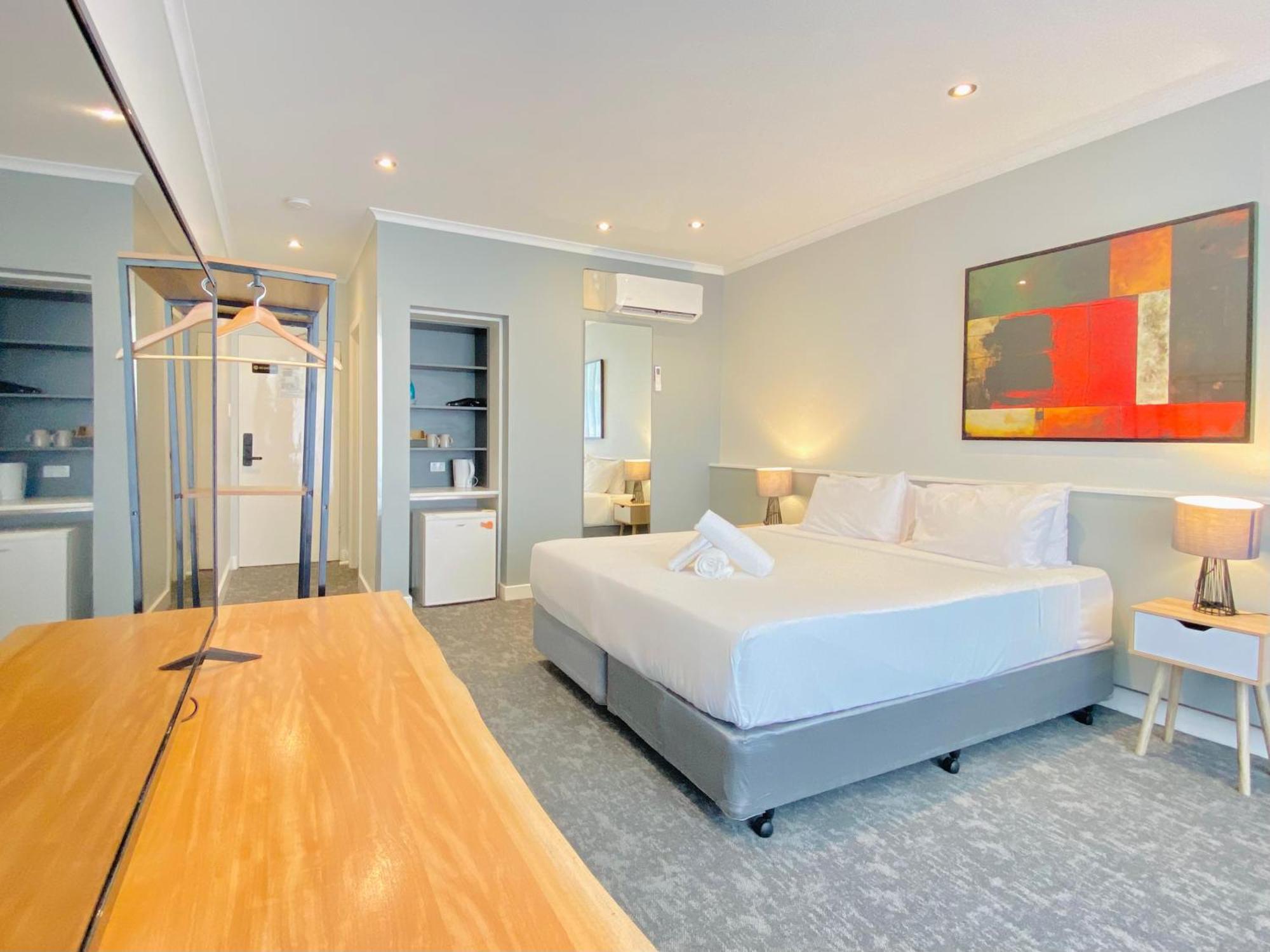 The Parkmore Hotel Melbourne Exterior photo