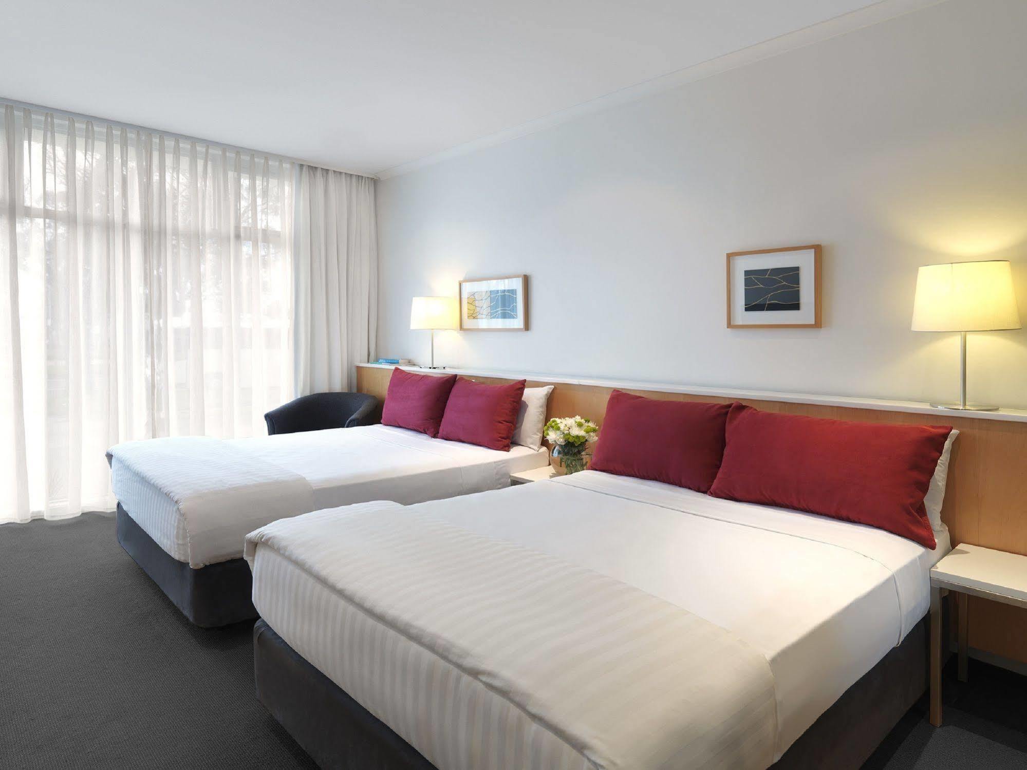 The Parkmore Hotel Melbourne Exterior photo